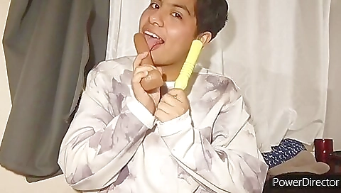 Amateur brunette with a sexy look is fucking in a homemade video