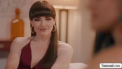 Penny barber with a big booty is fucked in her cunt