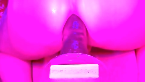 amateur solo video with big-assed blonde with dildo