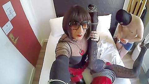 Hot amateur blonde with big boobs takes part in threesome