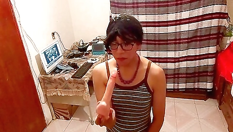 Brazilian hottie with big ass gets her pussy deepthroated