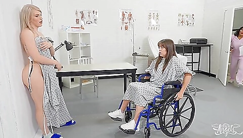 Lesbian threesome with a blonde and shemale amateur clip